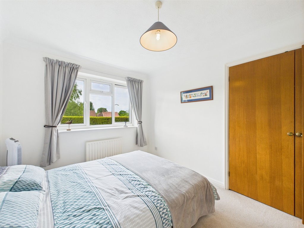 4 bed detached house for sale in Gateford Drive, Horsham  - Property Image 6