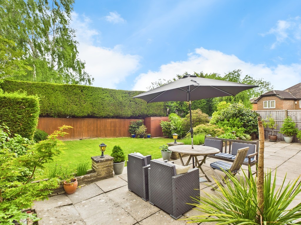 4 bed detached house for sale in Gateford Drive, Horsham  - Property Image 10