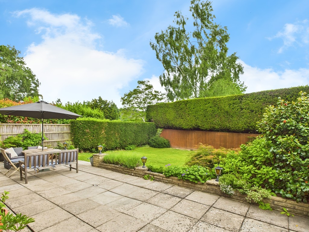 4 bed detached house for sale in Gateford Drive, Horsham  - Property Image 16