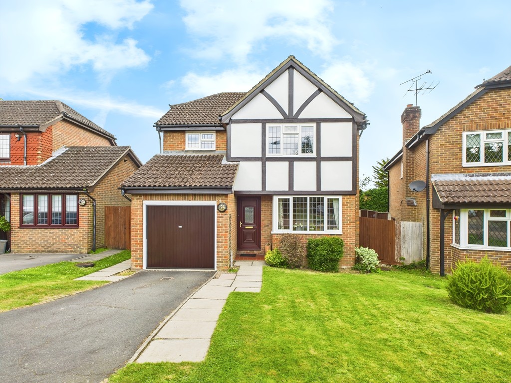 4 bed detached house for sale in Gateford Drive, Horsham  - Property Image 1