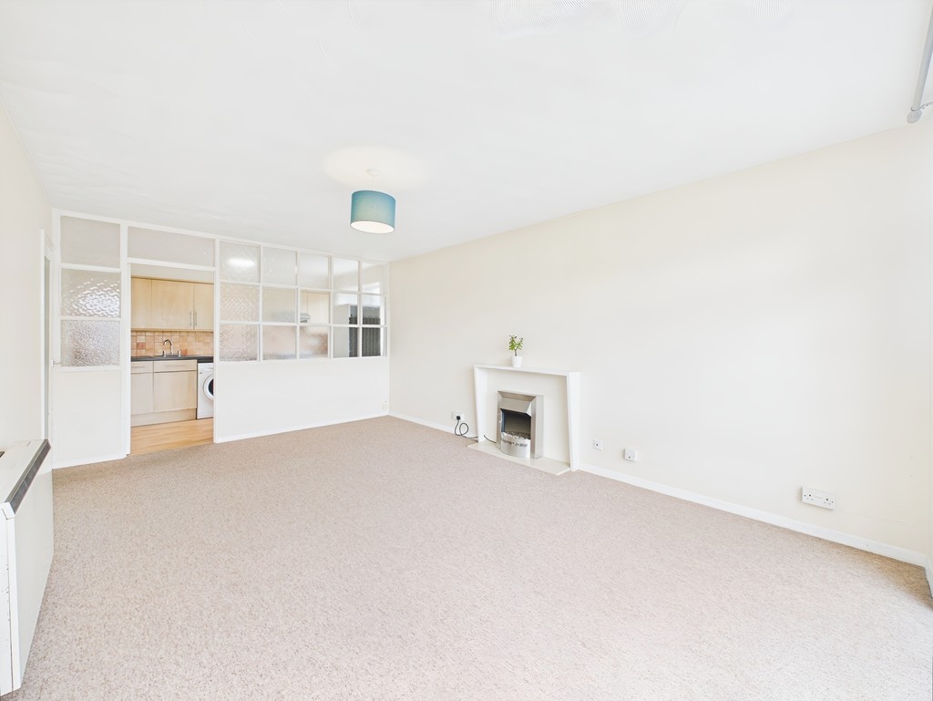 2 bed flat for sale in Paddockhall Road, Haywards Heath  - Property Image 6