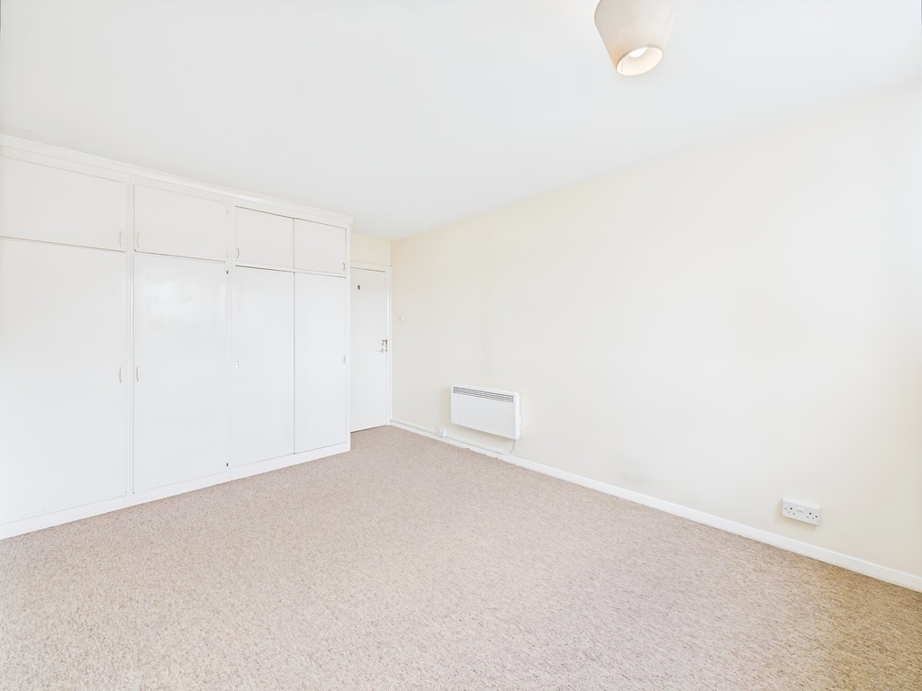 2 bed flat for sale in Paddockhall Road, Haywards Heath  - Property Image 11
