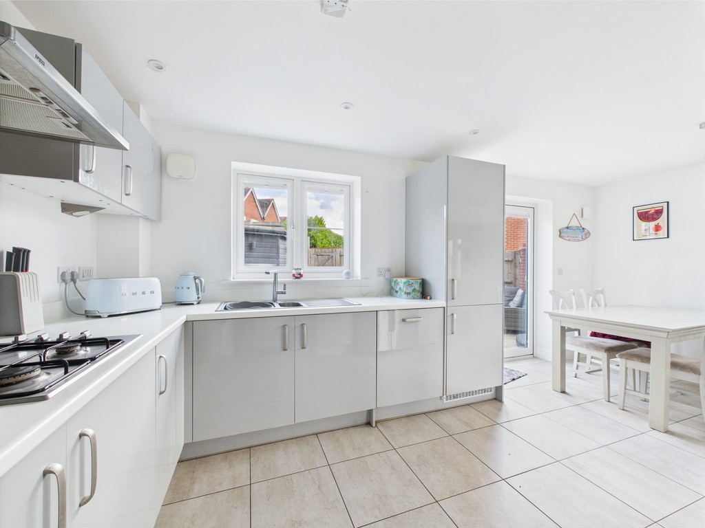 3 bed detached house for sale in Coote Mews, Horsham  - Property Image 4