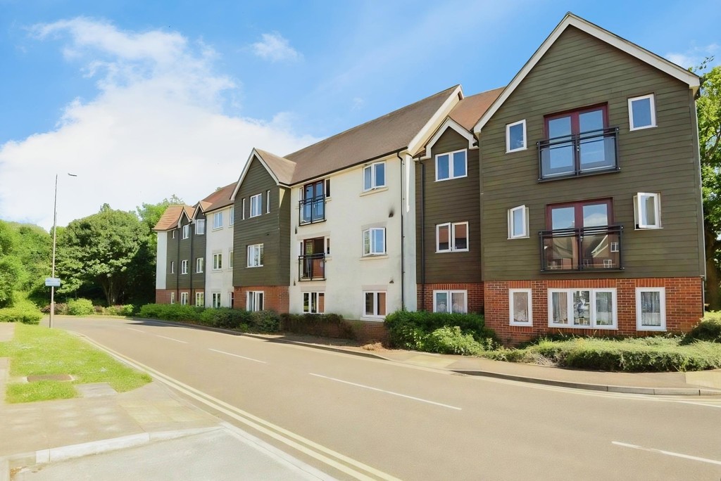 1 bed apartment for sale in Fairbank Road, Southwater