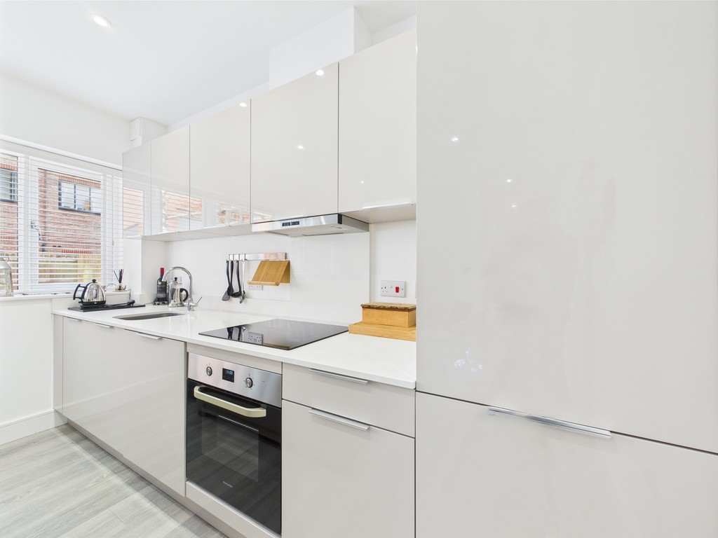 Studio flat for sale in Holmes Park, North Street, RH12  - Property Image 8