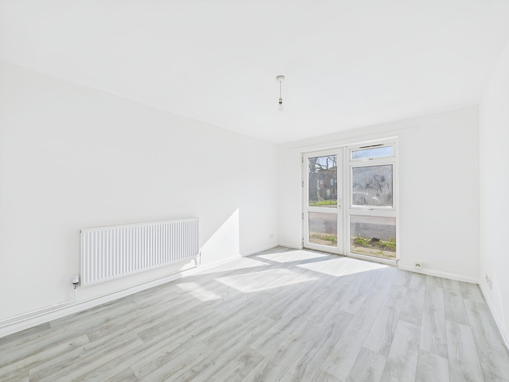 1 bed ground floor maisonette for sale in Serrin Way, Horsham  - Property Image 2