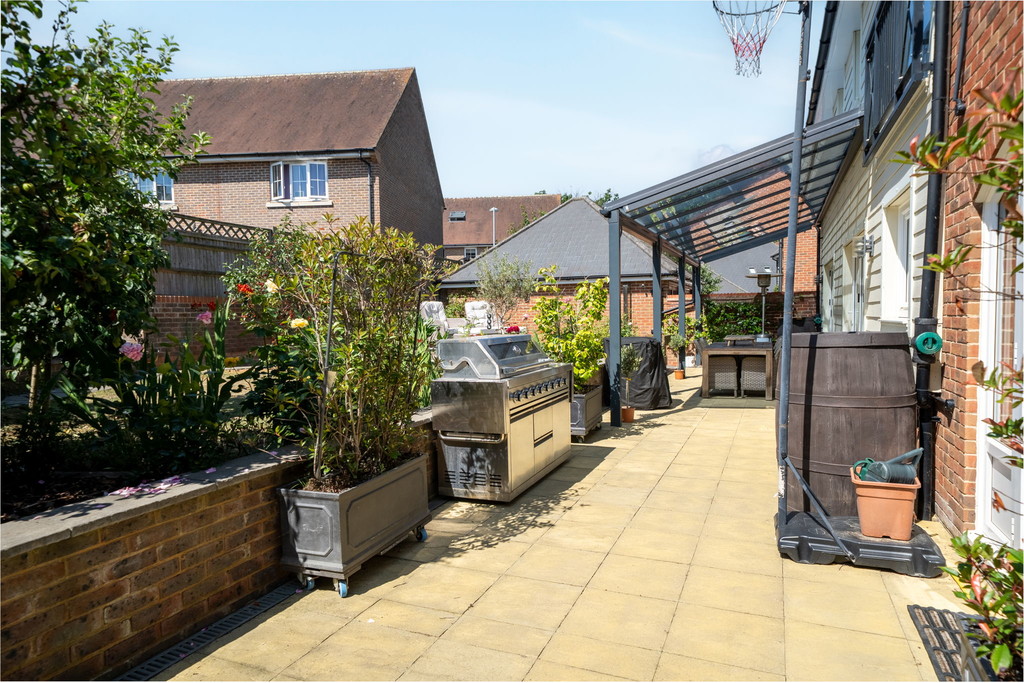 7 bed detached house for sale in Brickyard Way, Faygate  - Property Image 18