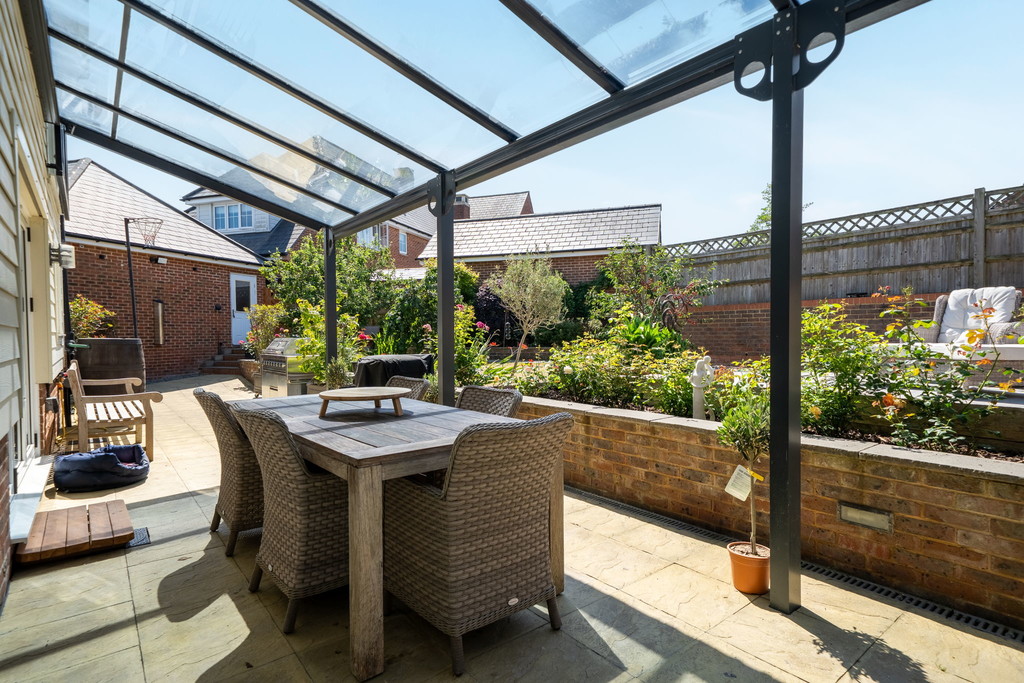 7 bed detached house for sale in Brickyard Way, Faygate  - Property Image 9