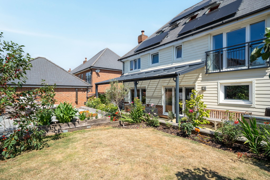 7 bed detached house for sale in Brickyard Way, Faygate  - Property Image 20