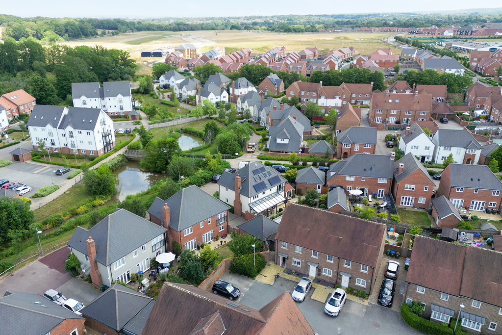 7 bed detached house for sale in Brickyard Way, Faygate  - Property Image 21
