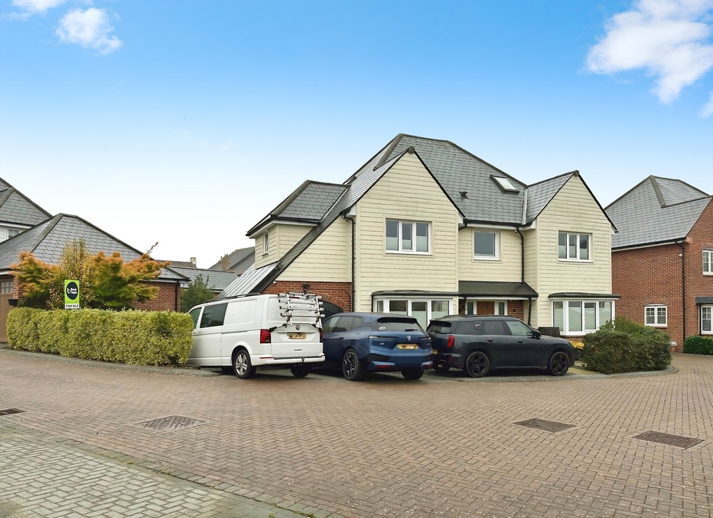 7 bed detached house for sale in Brickyard Way, Faygate