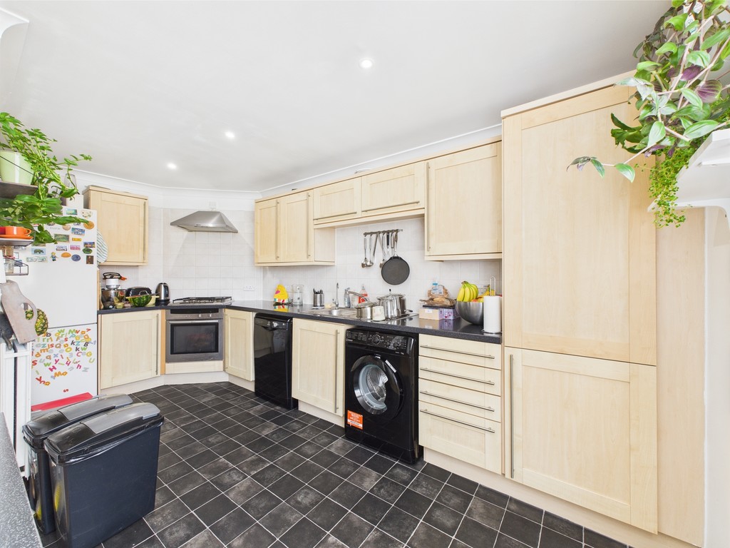 3 bed town house for sale in Granary Close, Horsham  - Property Image 2