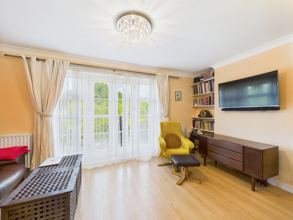 3 bed town house for sale in Granary Close, Horsham  - Property Image 3