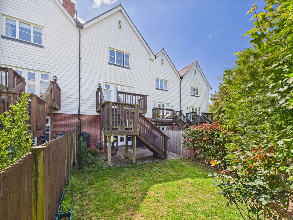 3 bed town house for sale in Granary Close, Horsham  - Property Image 5