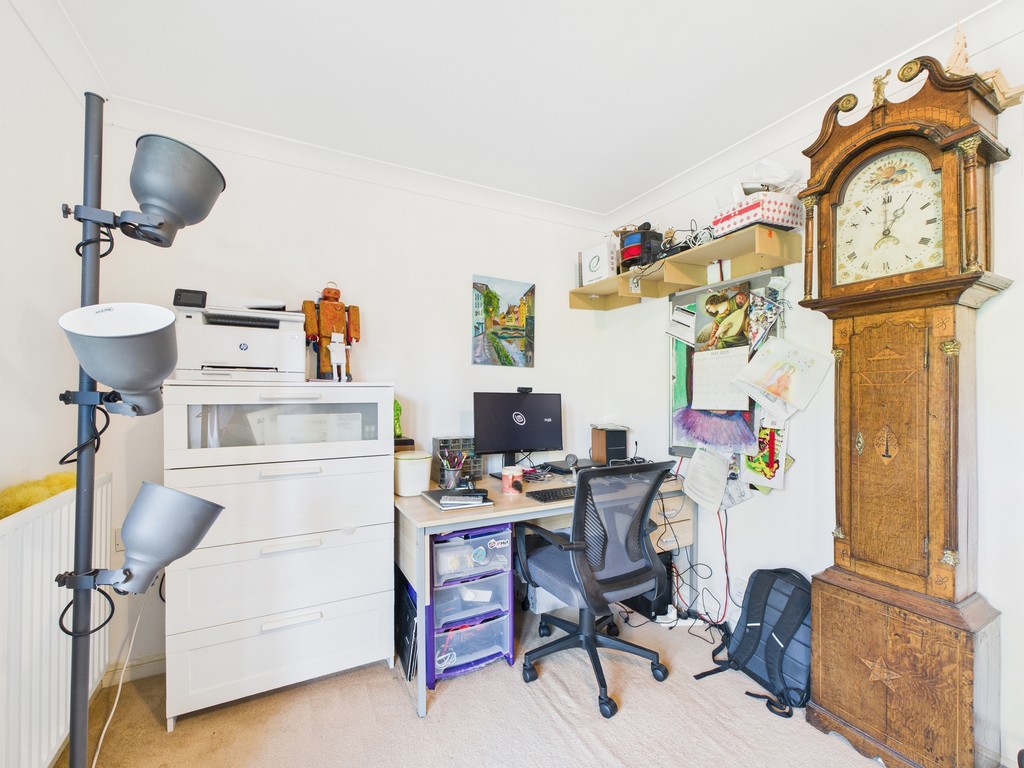 3 bed town house for sale in Granary Close, Horsham  - Property Image 9