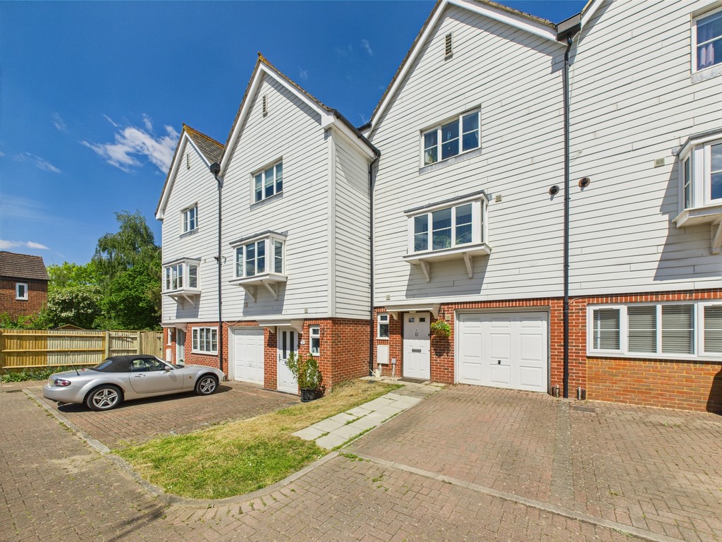 3 bed town house for sale in Granary Close, Horsham  - Property Image 25