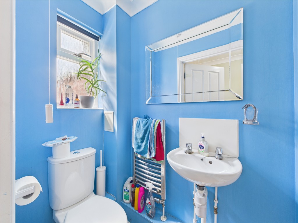 3 bed town house for sale in Granary Close, Horsham  - Property Image 11