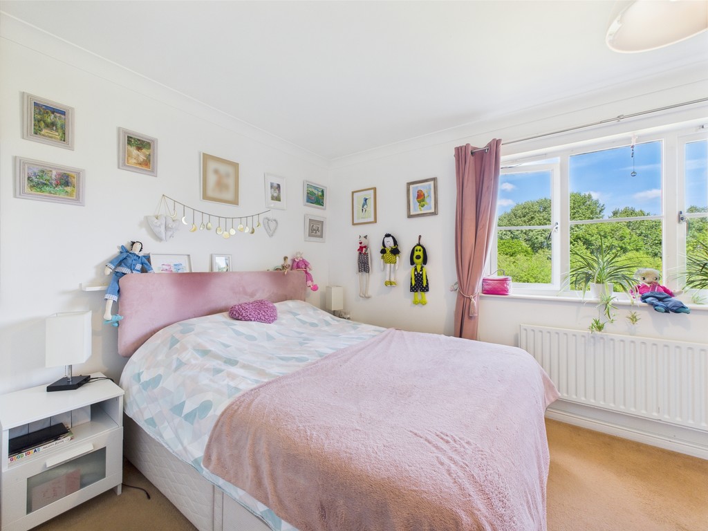 3 bed town house for sale in Granary Close, Horsham  - Property Image 6