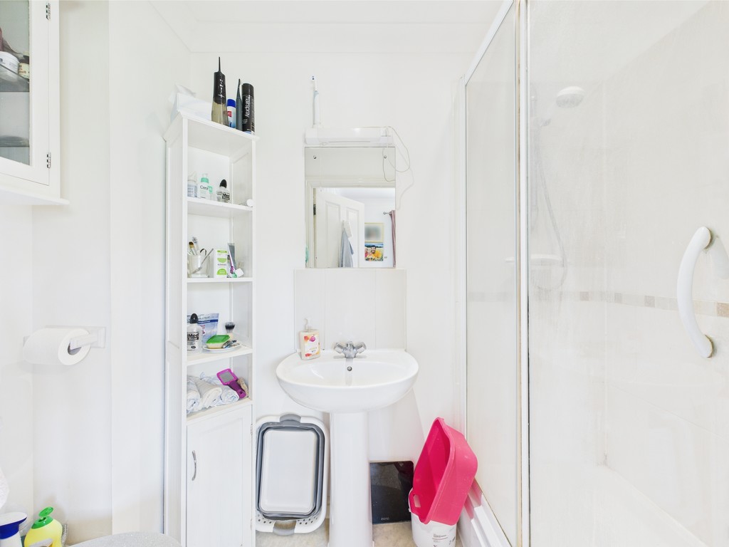 3 bed town house for sale in Granary Close, Horsham  - Property Image 12