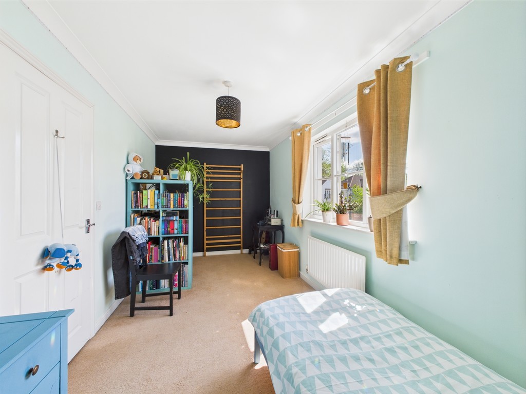 3 bed town house for sale in Granary Close, Horsham  - Property Image 13