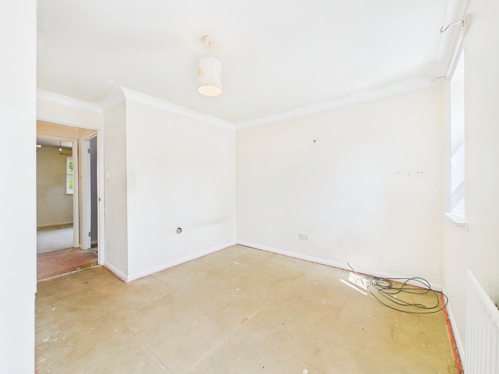 2 bed end of terrace house for sale in Sackville Close, East Grinstead  - Property Image 11
