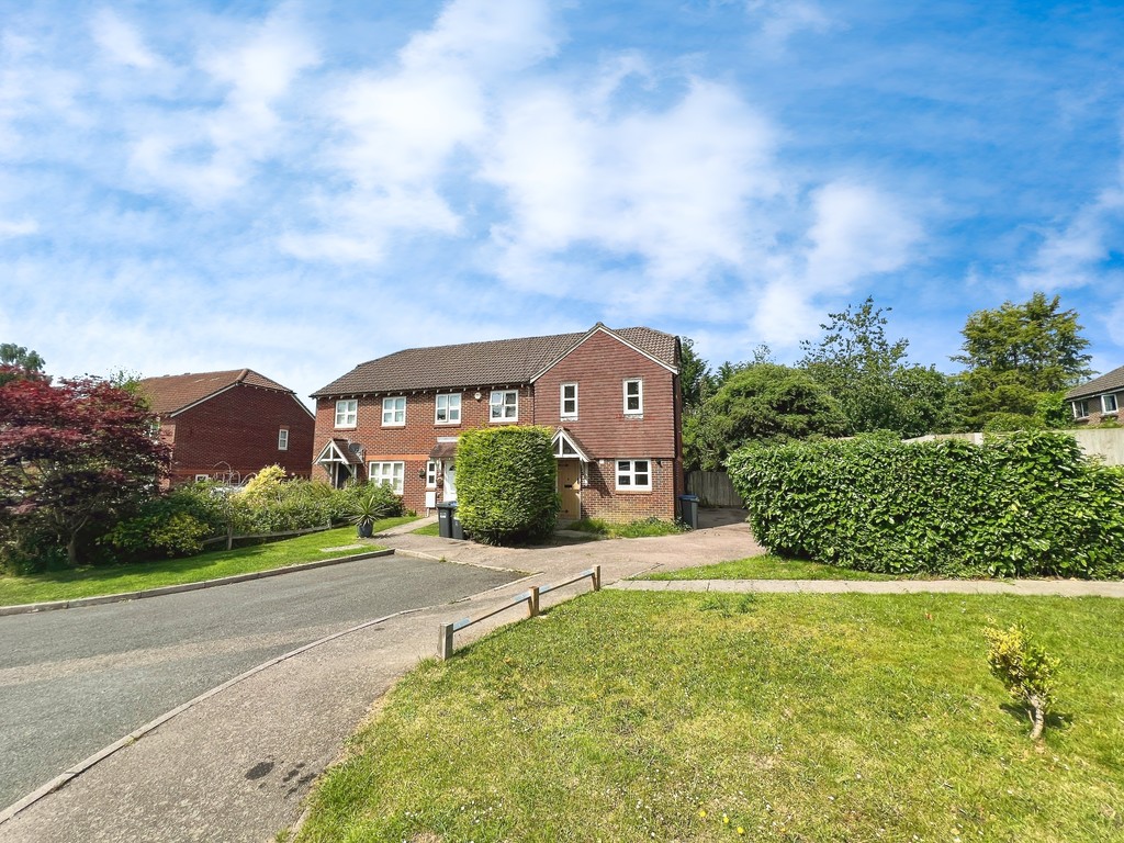 2 bed end of terrace house for sale in Sackville Close, East Grinstead  - Property Image 13