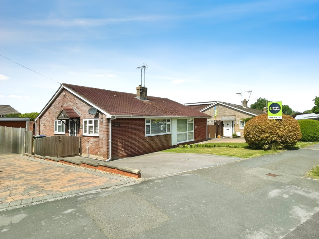 2 bed semi-detached bungalow for sale in Shepherds Way, Horsham, RH12
