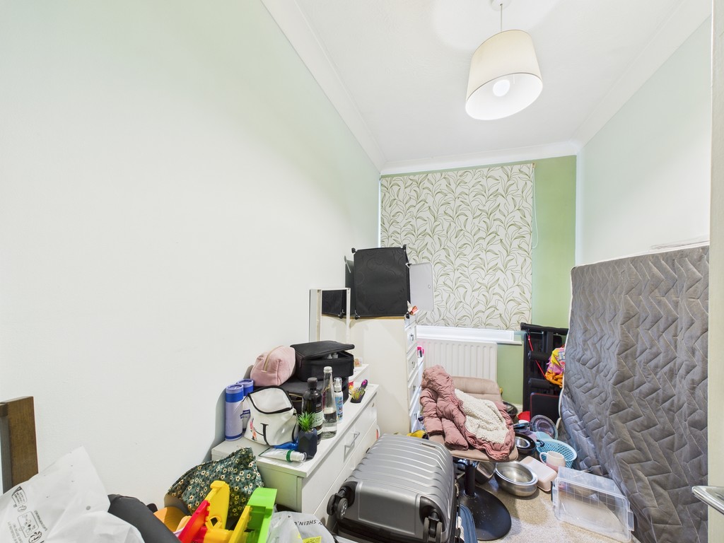 2 bed ground floor flat for sale in North Parade, Horsham  - Property Image 5
