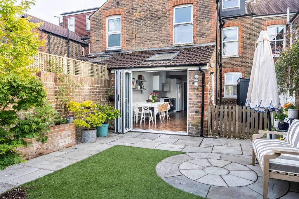 5 bed terraced house for sale in Devonshire Road, Horsham  - Property Image 11