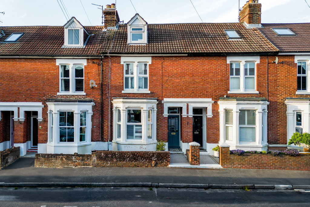 5 bed terraced house for sale in Devonshire Road, Horsham, RH13