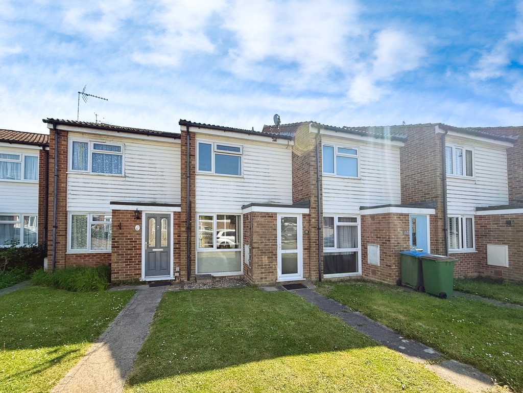 2 bed terraced house for sale in Bearsden Way, Horsham, RH12