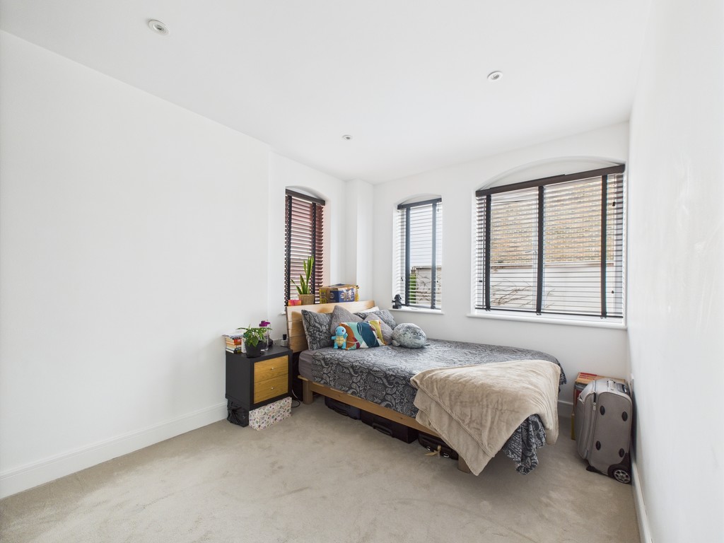 1 bed apartment for sale in Holmes Park , North Street, Horsham  - Property Image 4