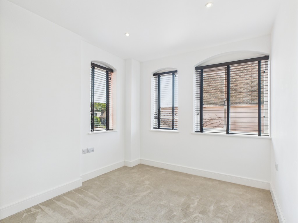 1 bed apartment for sale in Holmes Park , North Street, Horsham  - Property Image 4