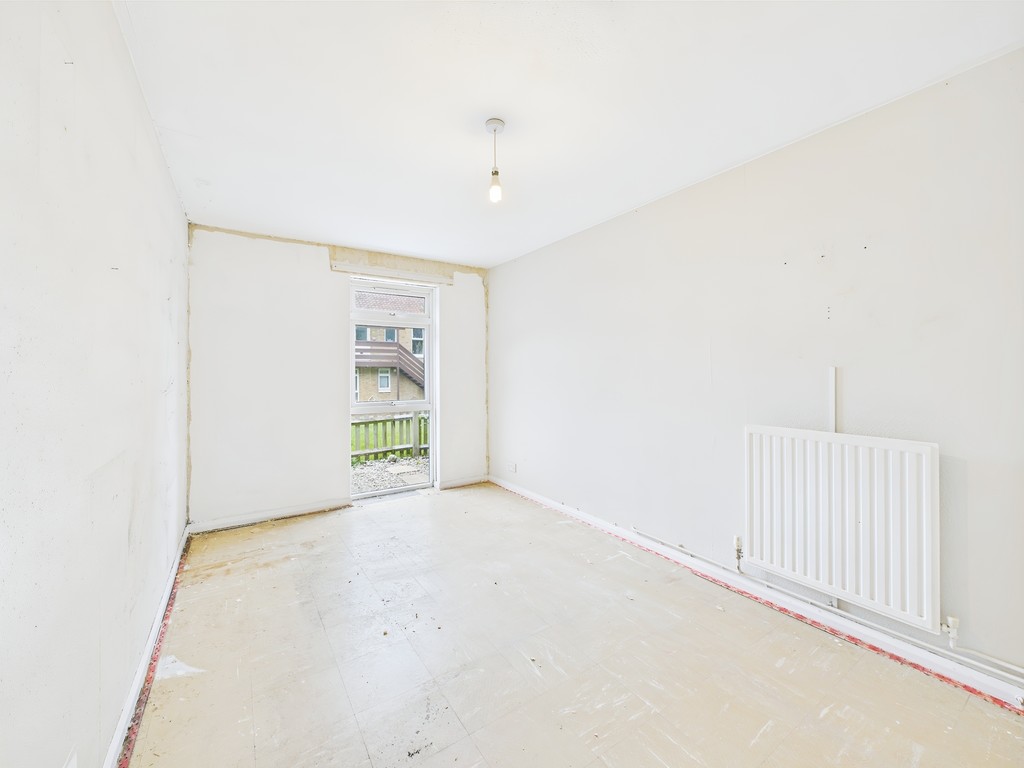 1 bed ground floor maisonette for sale in Siskin Close, Horsham  - Property Image 4