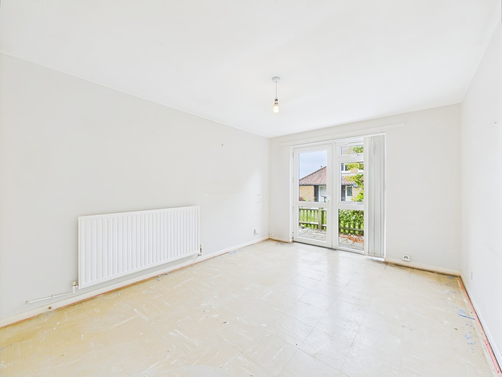 1 bed ground floor maisonette for sale in Siskin Close, Horsham  - Property Image 2