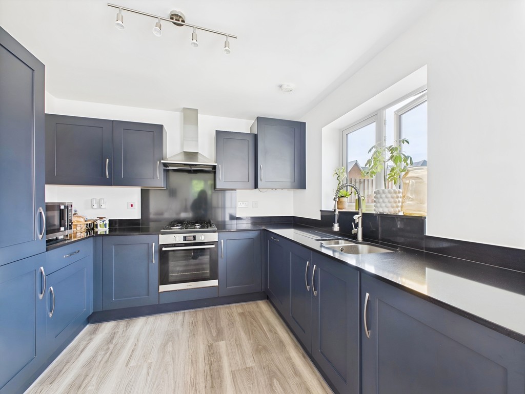 3 bed semi-detached house for sale in Pasteur Avenue, Faygate  - Property Image 3
