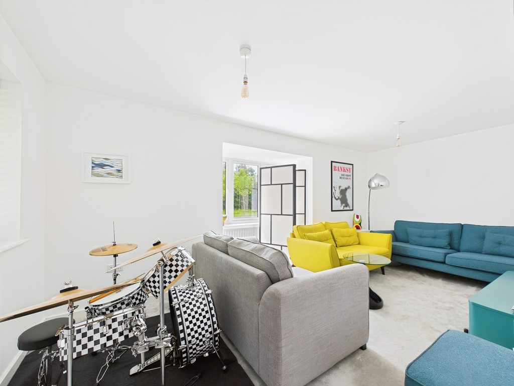 3 bed semi-detached house for sale in Pasteur Avenue, Faygate  - Property Image 2