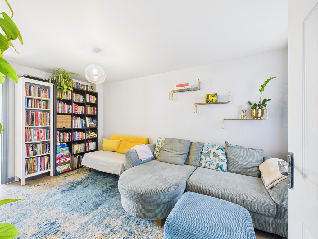 2 bed semi-detached house for sale in Rhodes Way, Billingshurst  - Property Image 13