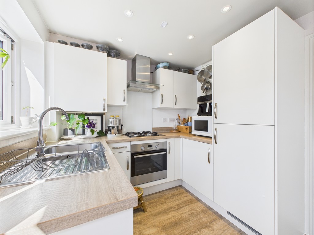 2 bed semi-detached house for sale in Rhodes Way, Billingshurst  - Property Image 3