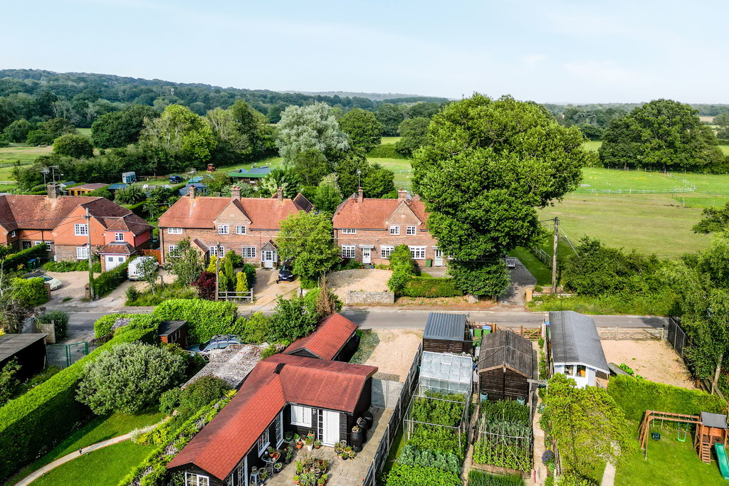 4 bed semi-detached house for sale in Naldretts Lane, Rudgwick  - Property Image 25