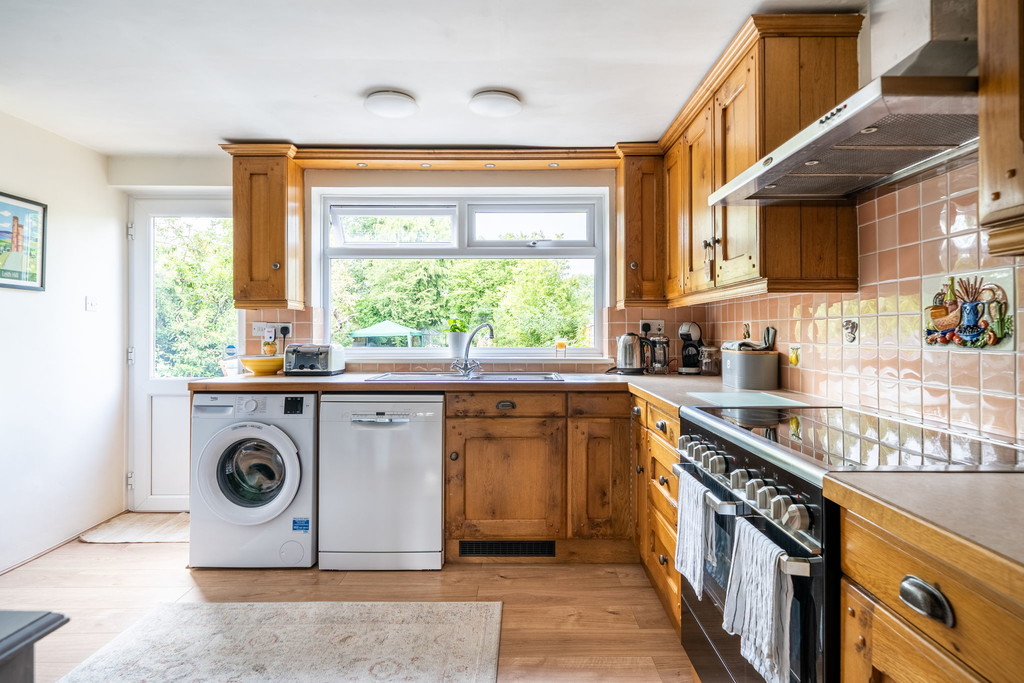 4 bed semi-detached house for sale in Naldretts Lane, Rudgwick  - Property Image 4