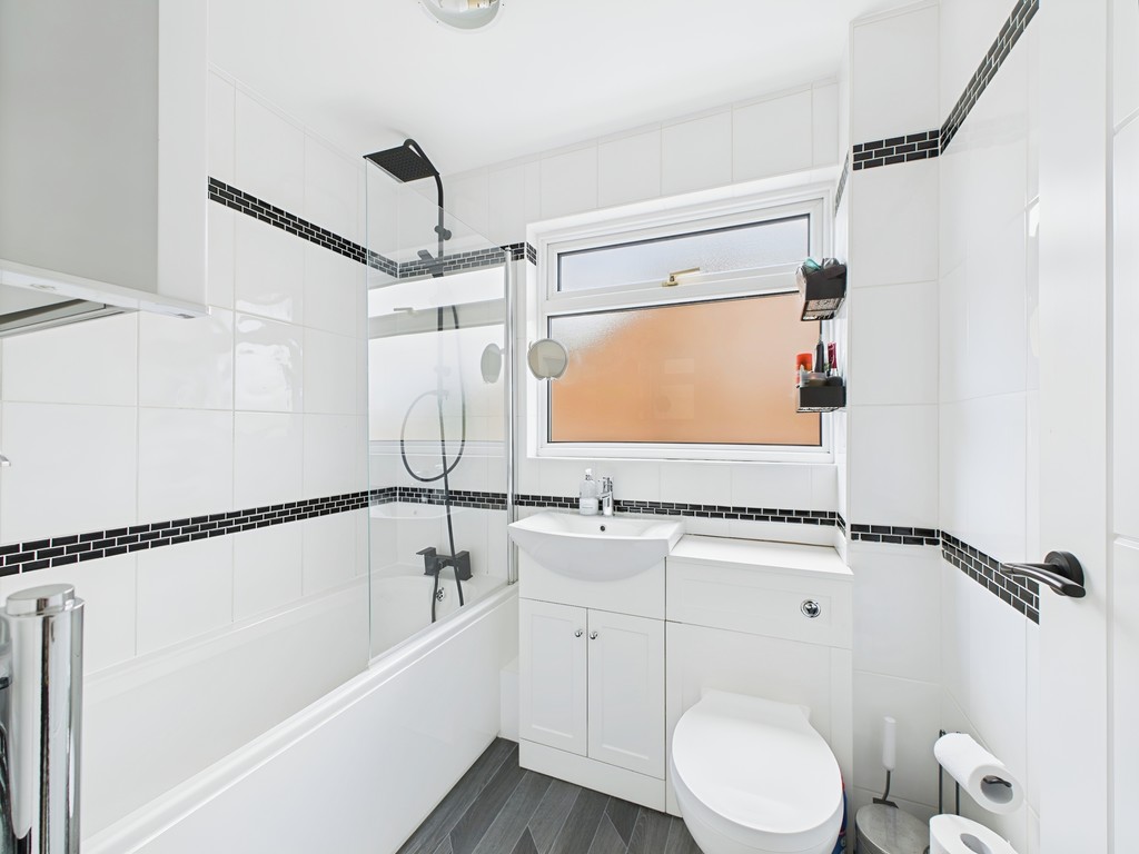 4 bed link detached house for sale in Chennells Way, Horsham  - Property Image 6
