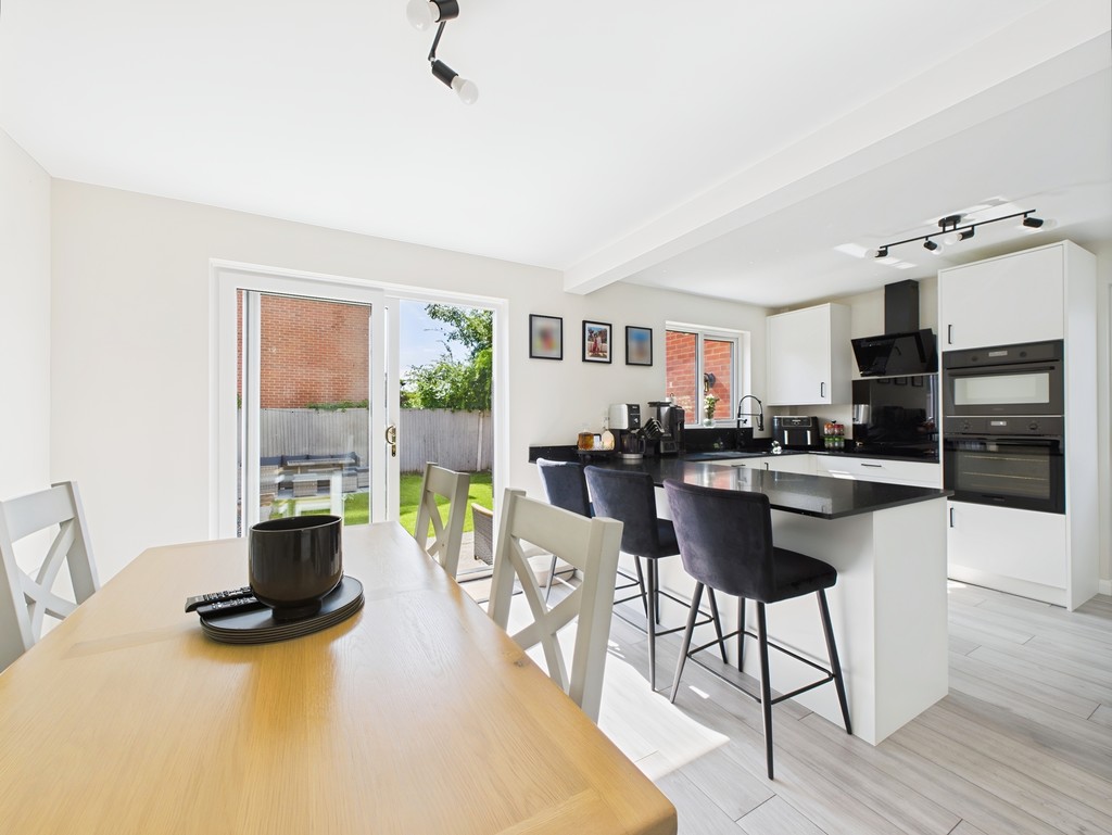 4 bed link detached house for sale in Chennells Way, Horsham  - Property Image 9