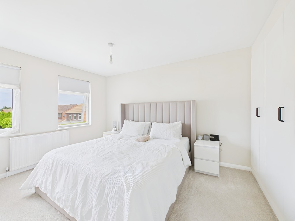 4 bed link detached house for sale in Chennells Way, Horsham  - Property Image 4