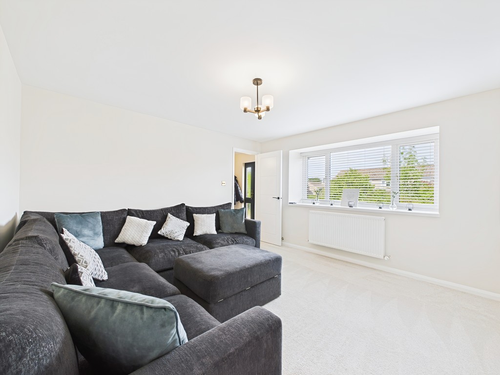 4 bed link detached house for sale in Chennells Way, Horsham  - Property Image 2