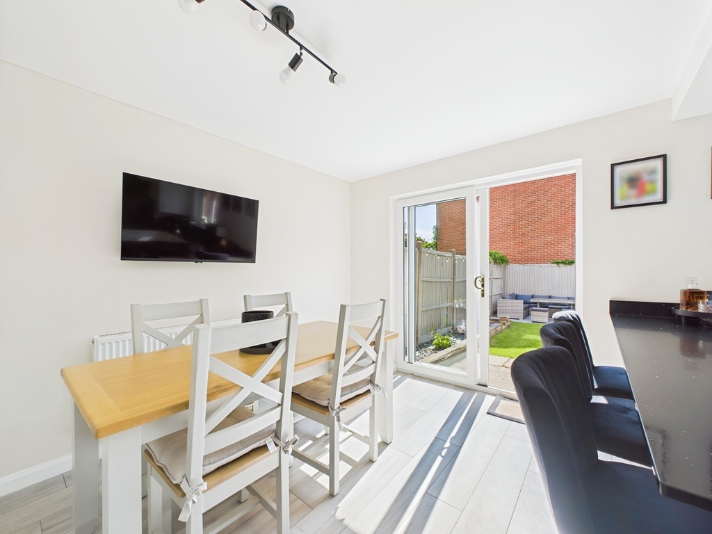 4 bed link detached house for sale in Chennells Way, Horsham  - Property Image 13
