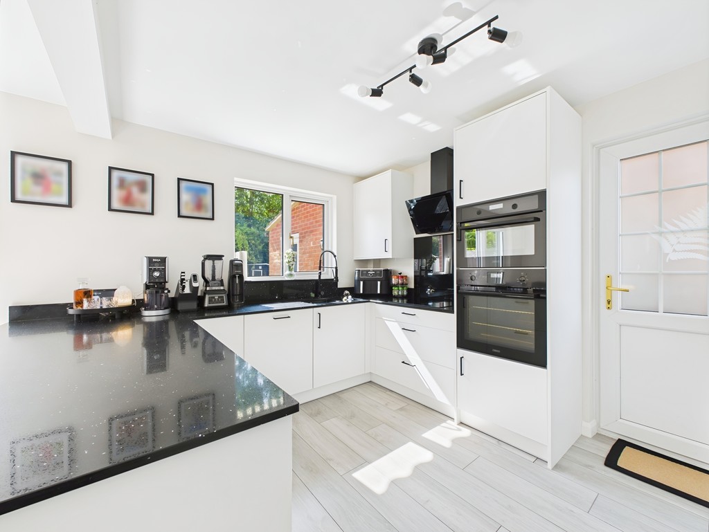 4 bed link detached house for sale in Chennells Way, Horsham  - Property Image 3