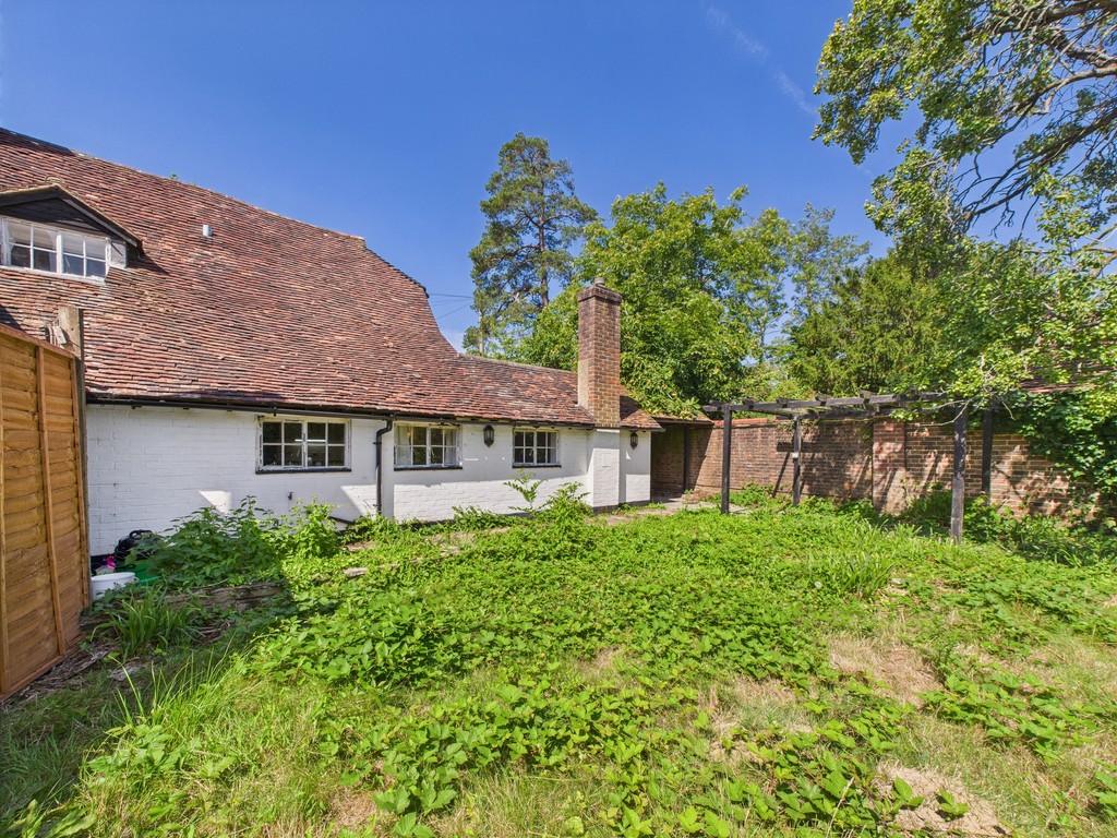 2 bed barn conversion to rent in Ghyll Cottage, Rusper  - Property Image 18