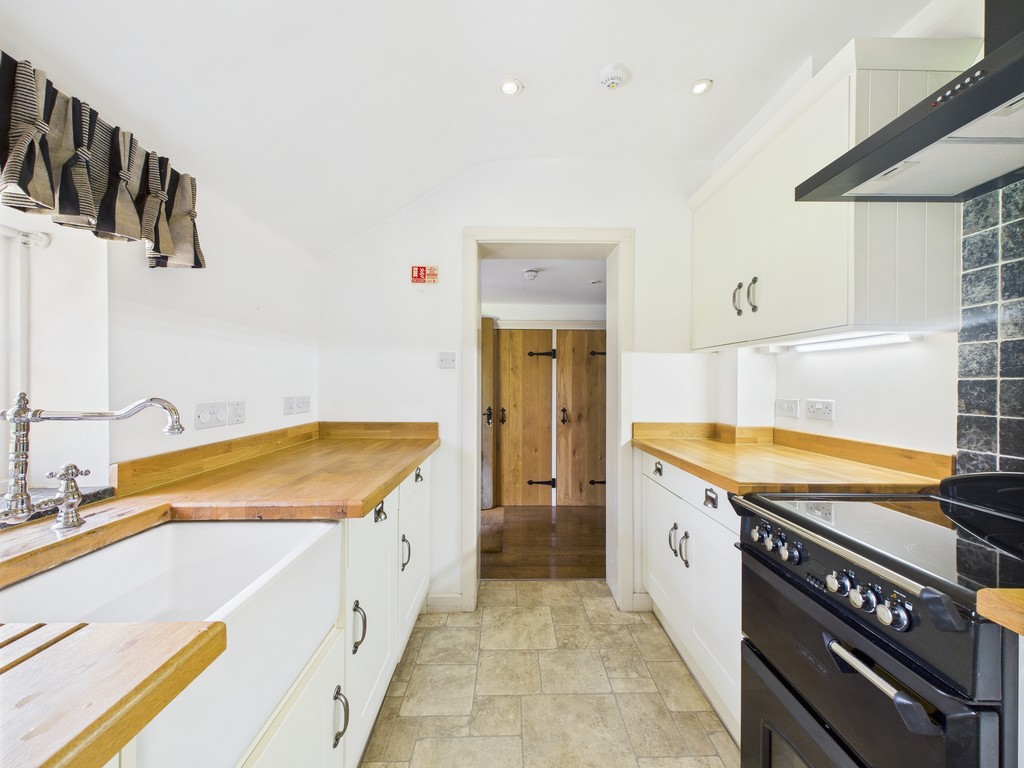 2 bed barn conversion to rent in Ghyll Cottage, Rusper  - Property Image 7
