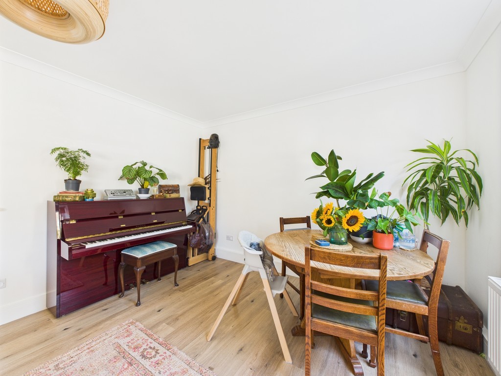 2 bed apartment for sale in Ayshe Court Drive, Horsham  - Property Image 10